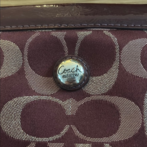 Vintage Coach burgundy glasses case in great condition! - Picture 3 of 4